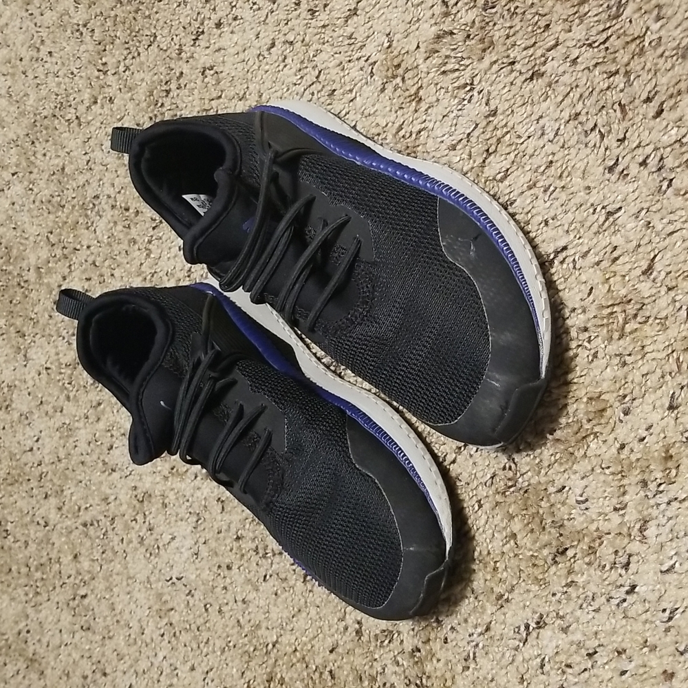 Puma Kids Sneakers. Kids Size 2. Great Condition.